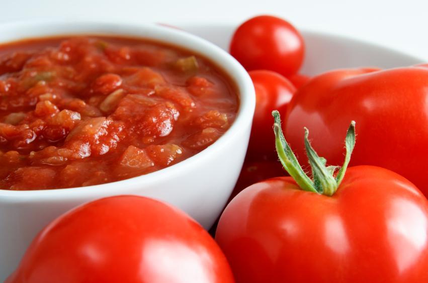 Peuton donner de la tomate à un chien ? ALIMENTS TOXIQUES, RISQUES ET CONSEILS